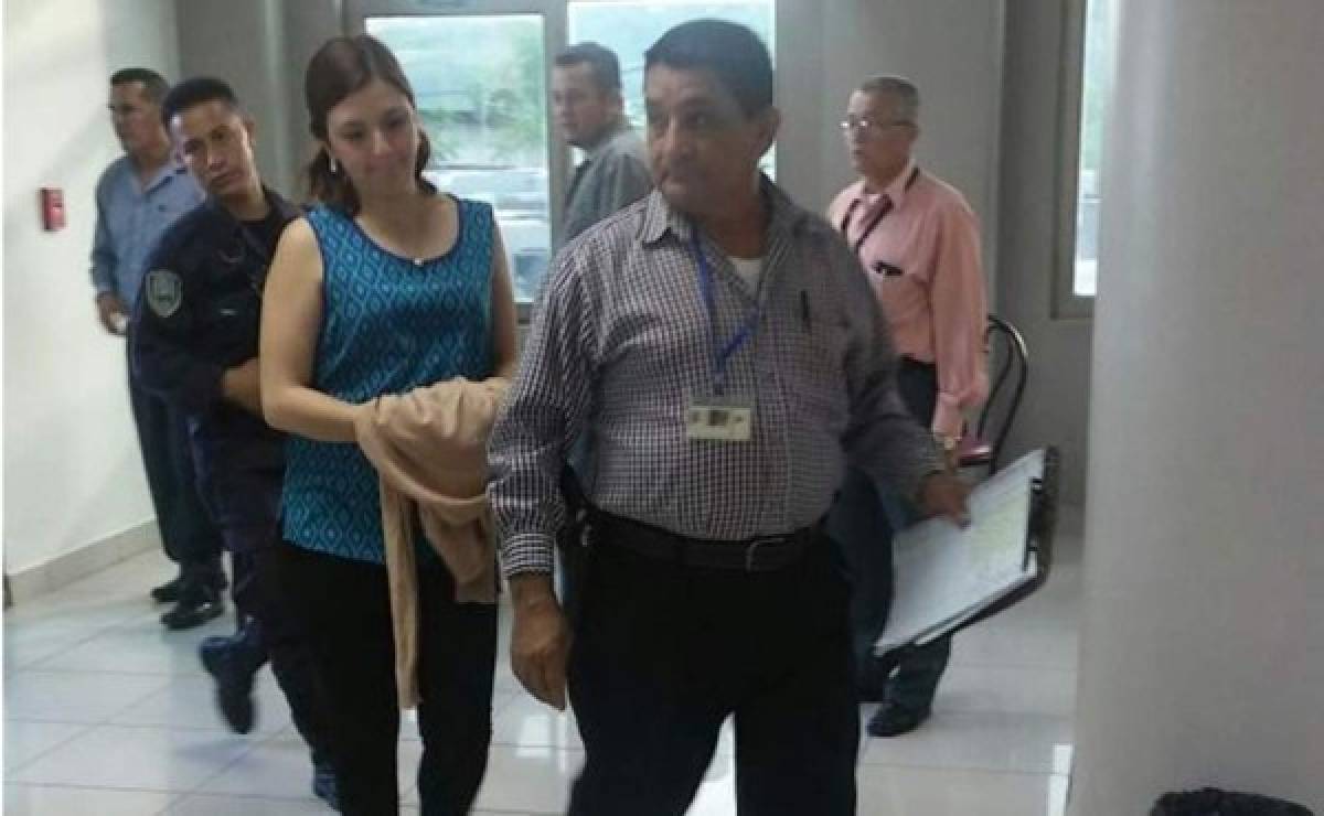 Niegan casa por cárcel a hondureña que mató a su esposo y la mandan a prisión