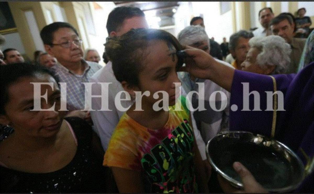 Miles de creyentes conmemoran Miércoles de Ceniza en Honduras