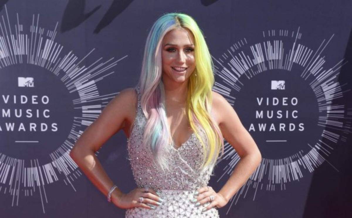 La cantante Kesha reaparece con sorprendente y preocupante sobrepeso