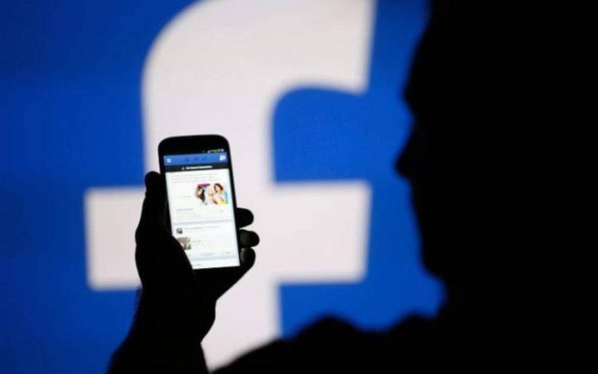 Facebook descubre operación para ganar falsos amigos y enviarles mensajes no deseados