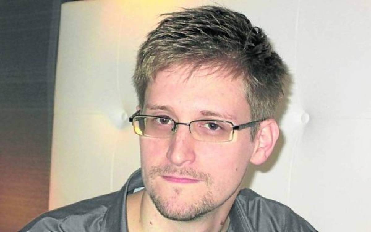 Concluye asilo de Snowden