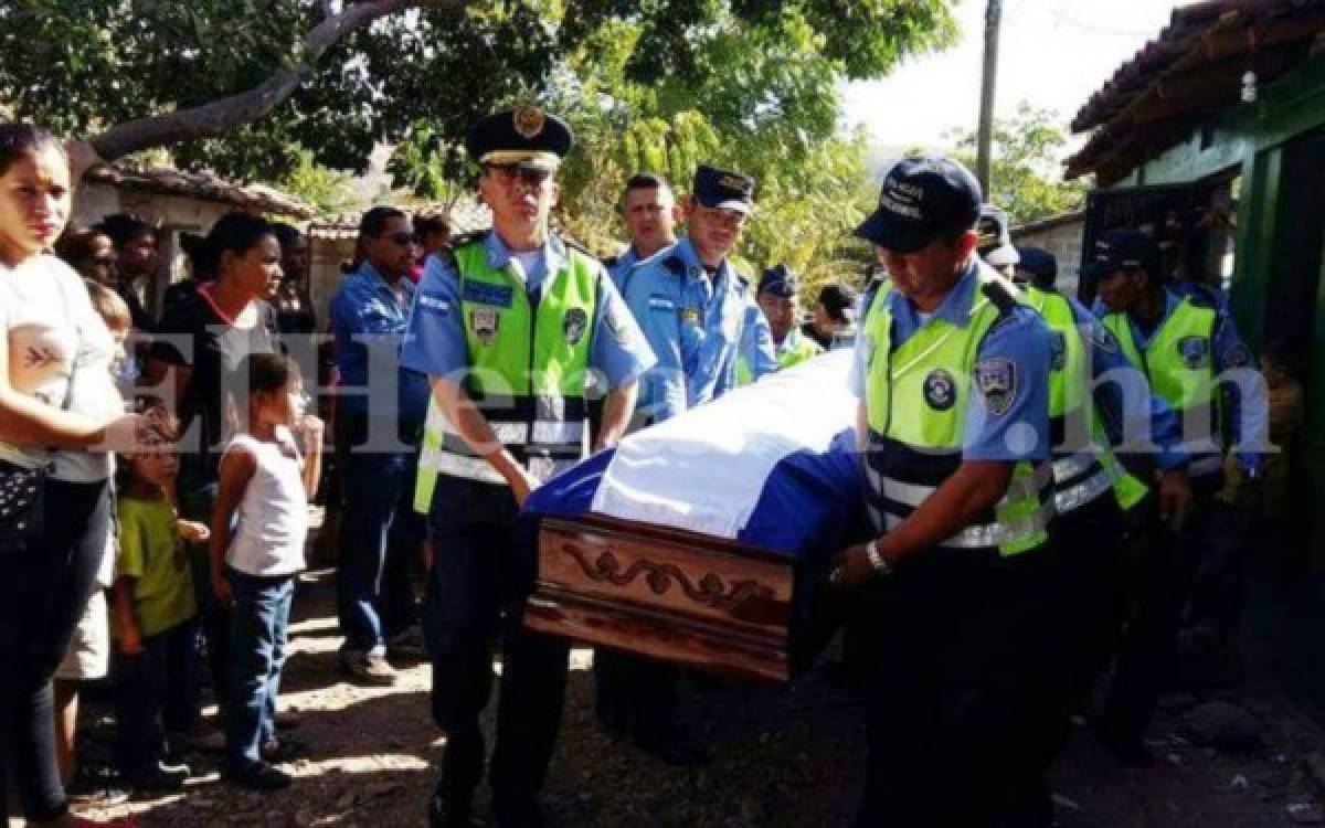 Honduras: Entierran agente de Tránsito que intentó frustrar asalto a bus