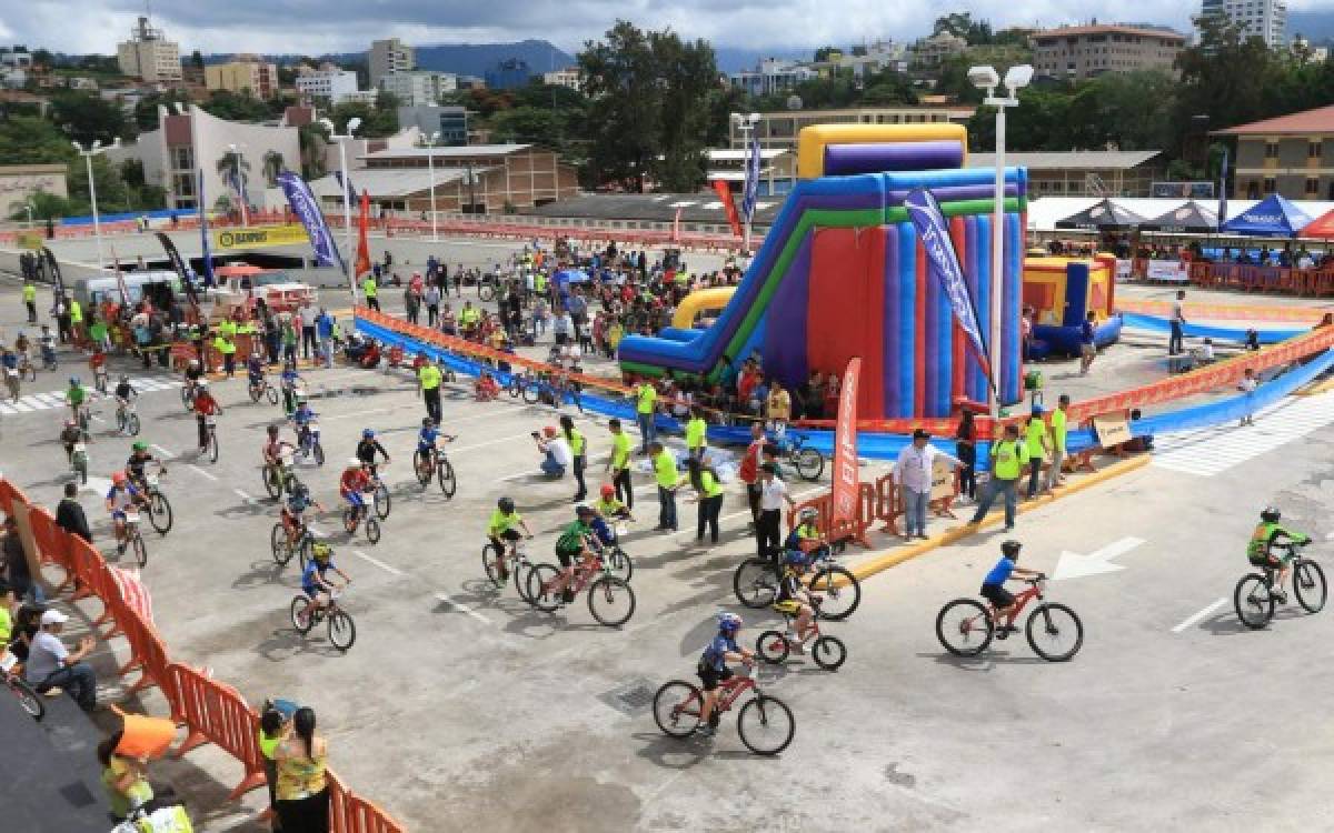 ¡Todo el color de la Cuarta Vuelta Ciclística infantil en fotos!