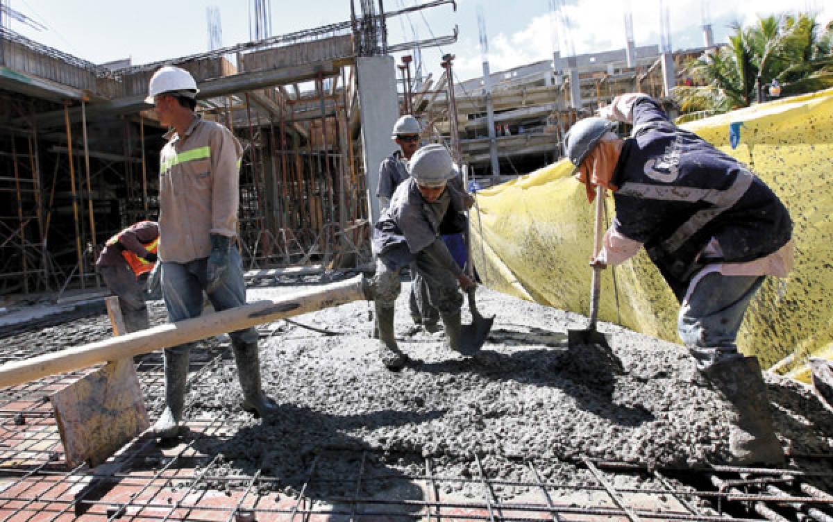 Sector construcción empleó a 293,190 personas en el país