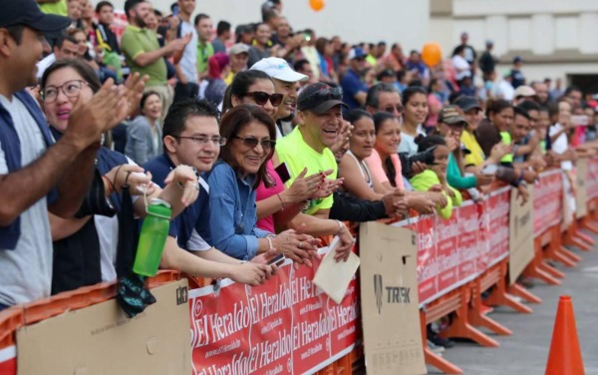 La Vuelta Infantil fue una fiesta multicolor para todos...