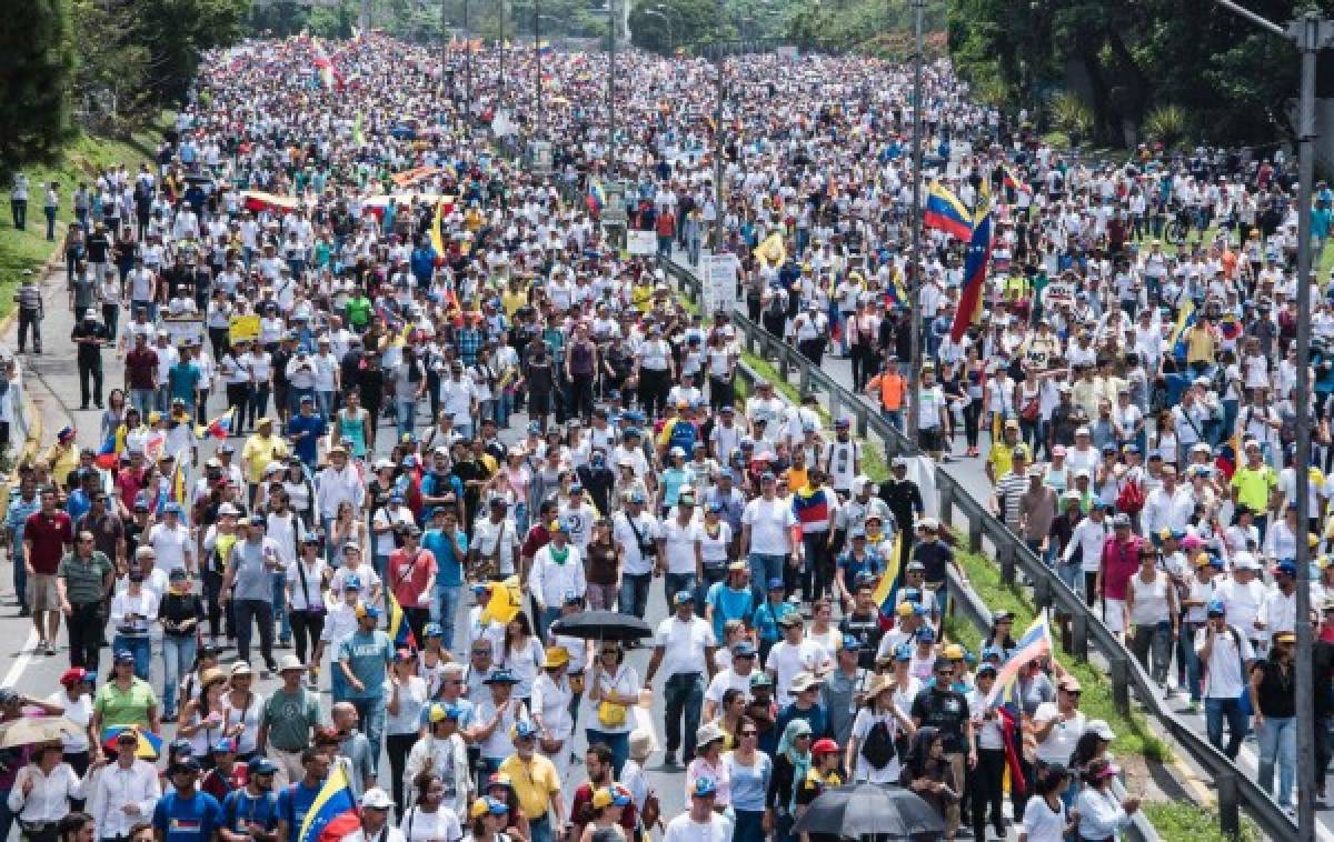 Las imágenes más impactantes de la 'madre de las marchas' en Venezuela