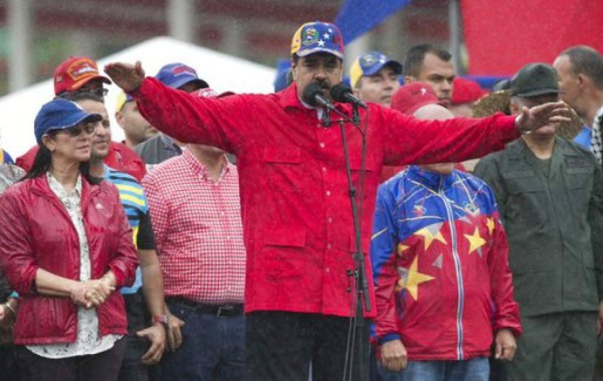 Maduro llama a debatir sobre 'permanencia' de Venezuela en la Organización de Estados Americanos