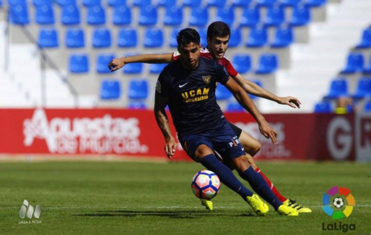 El hondureño Jona Mejía anota un golazo en la segunda división de España