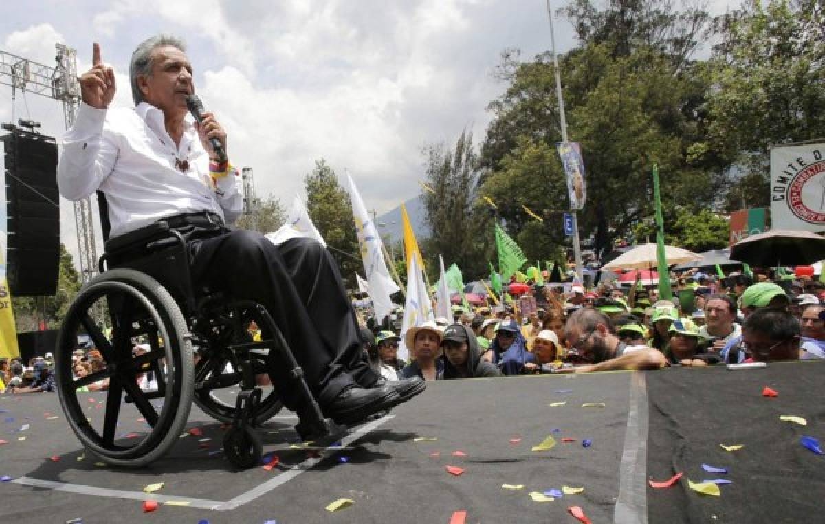 El izquierdista Lenín Moreno asume como presidente de Ecuador