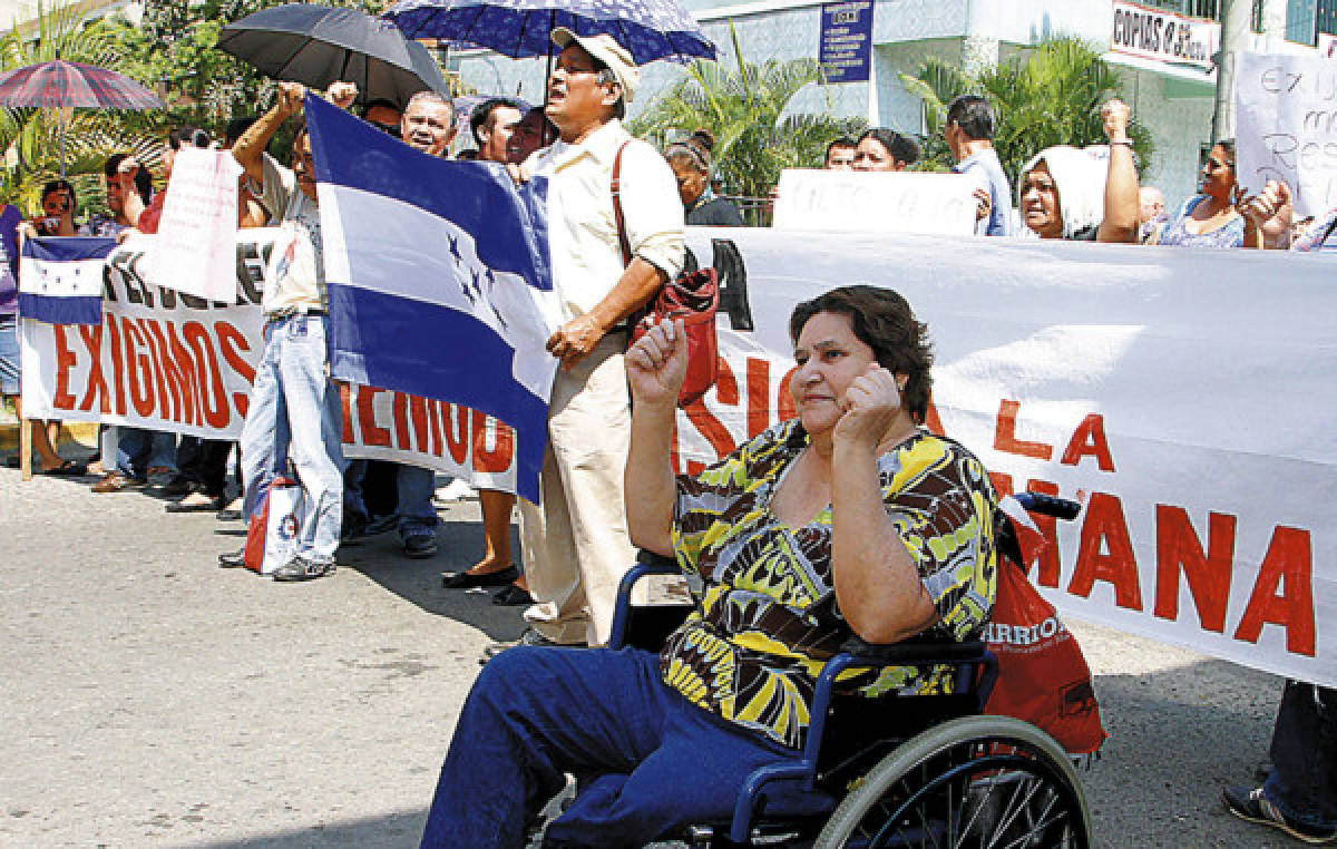 Aguda crisis económica mantiene en el colapso al sistema sanitario