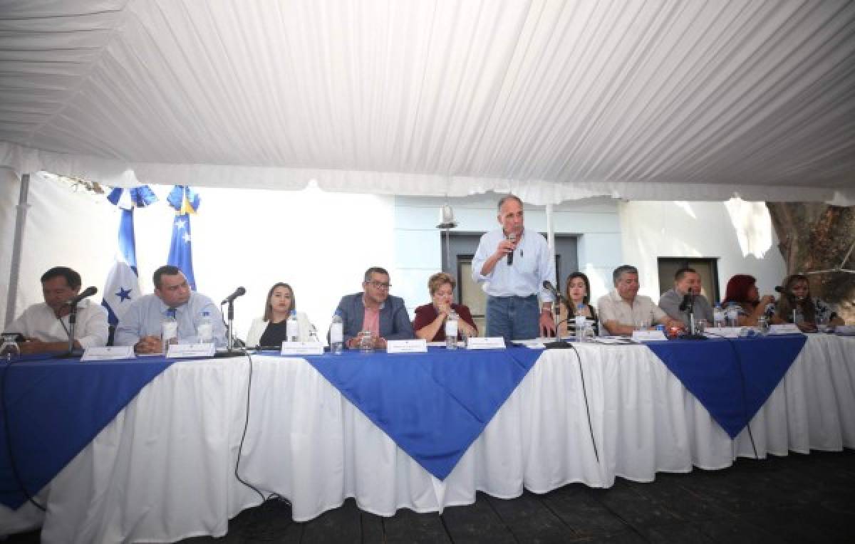 Capitalinos exigen agua,salud y obras de calidad