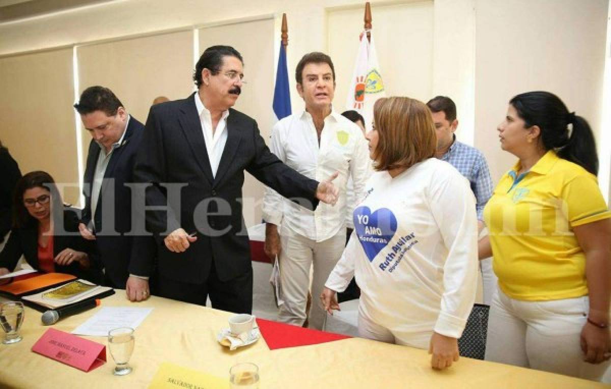 Nasralla y Eva Fernández se pelean por una silla durante conferencia de la alianza opositora