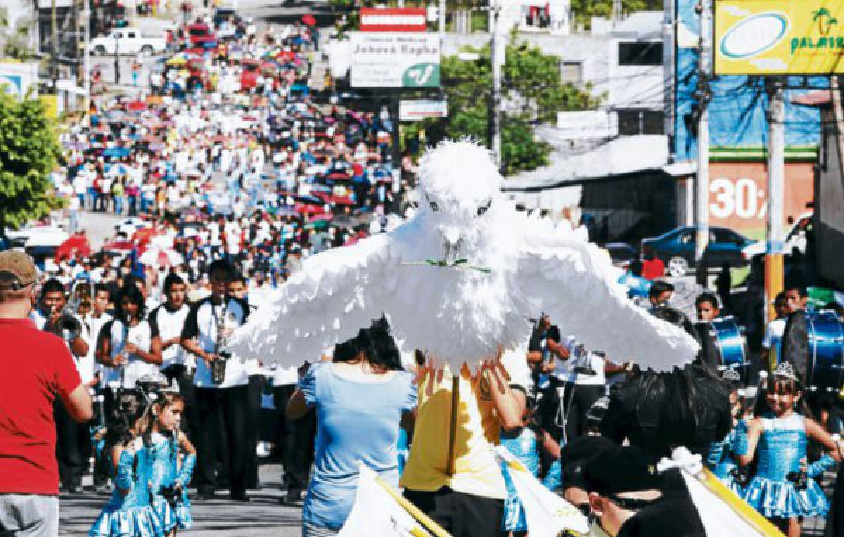 Jardines de niños rindieron tributo a Honduras