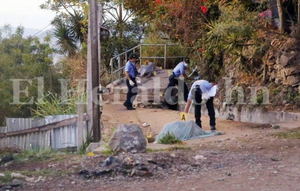 Cadáveres de jóvenes asesinados en Los Pinos aún están en la Morgue