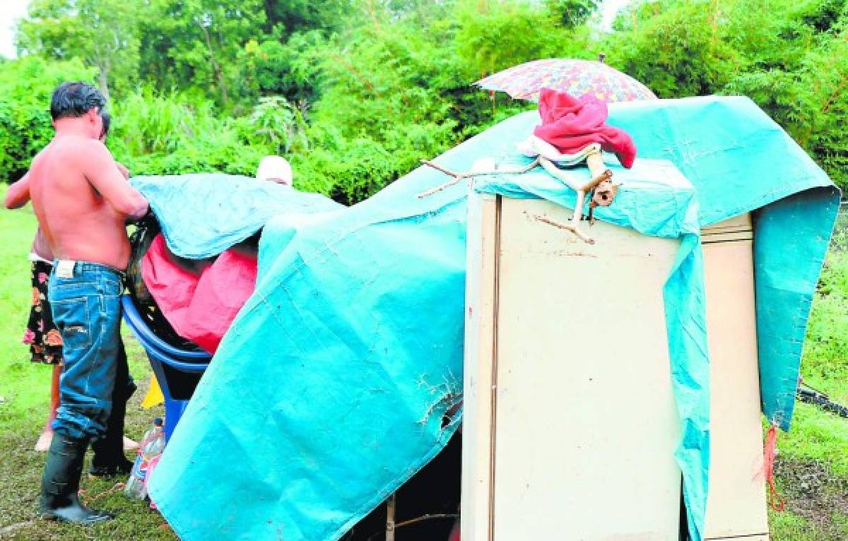 Honduras: Muerte y destrucción por aguaceros que azotan la costa norte