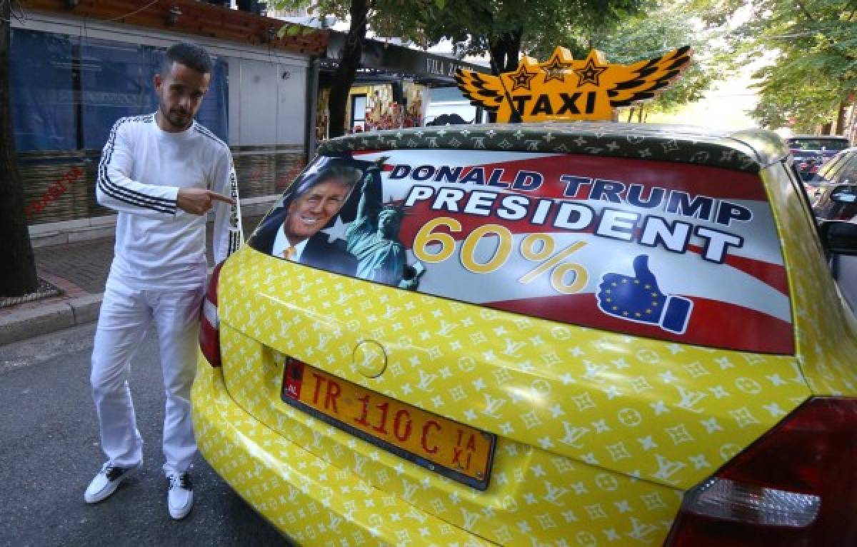 Albania: Decora taxi con fotos de Donald Trump
