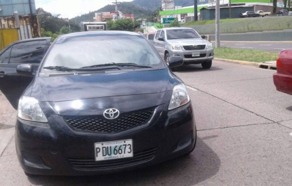 Hallan carro que habrían usado asesinos de conductor de bus rapidito en puente Soberanía de Comayagüela