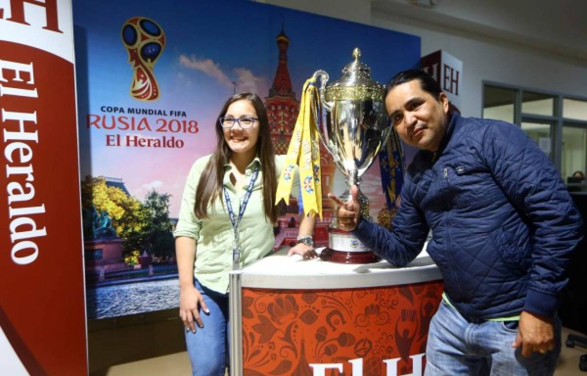 La Copa del futuro campeón del fútbol hondureño vistió la sala de redacción de EL HERALDO