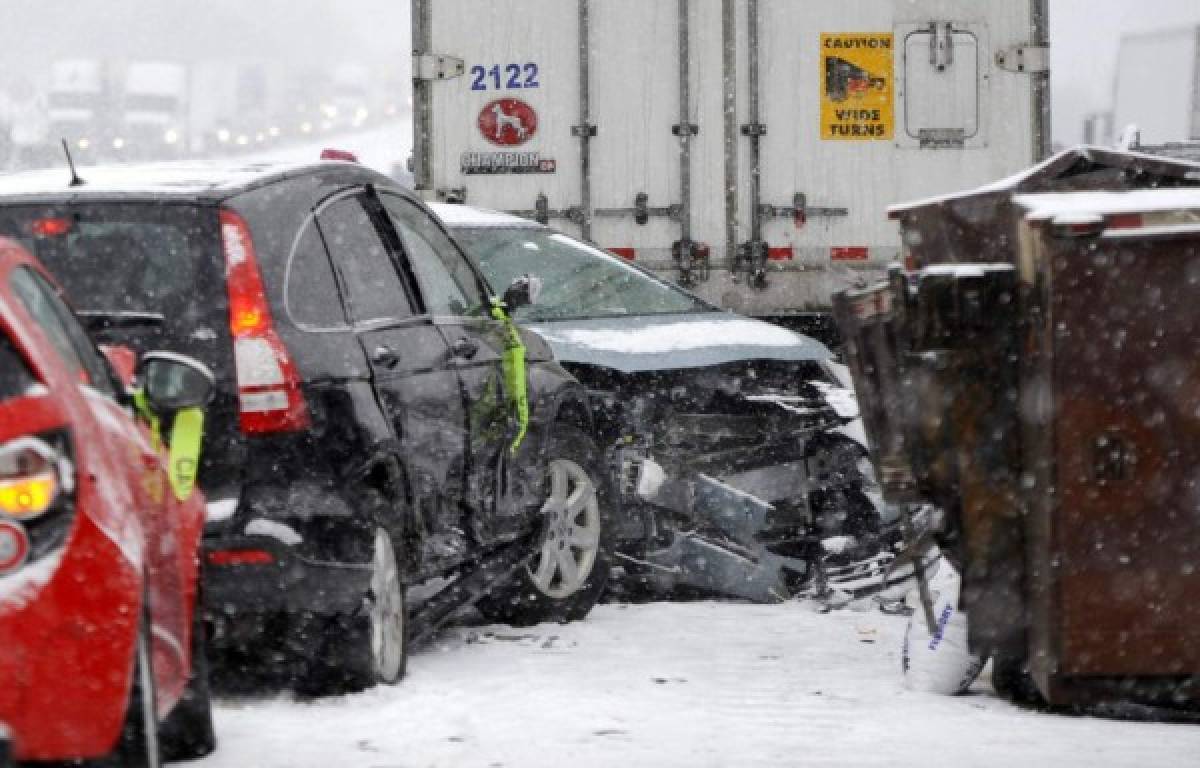 Nevada causa choque múltiple en autopista de Michigan