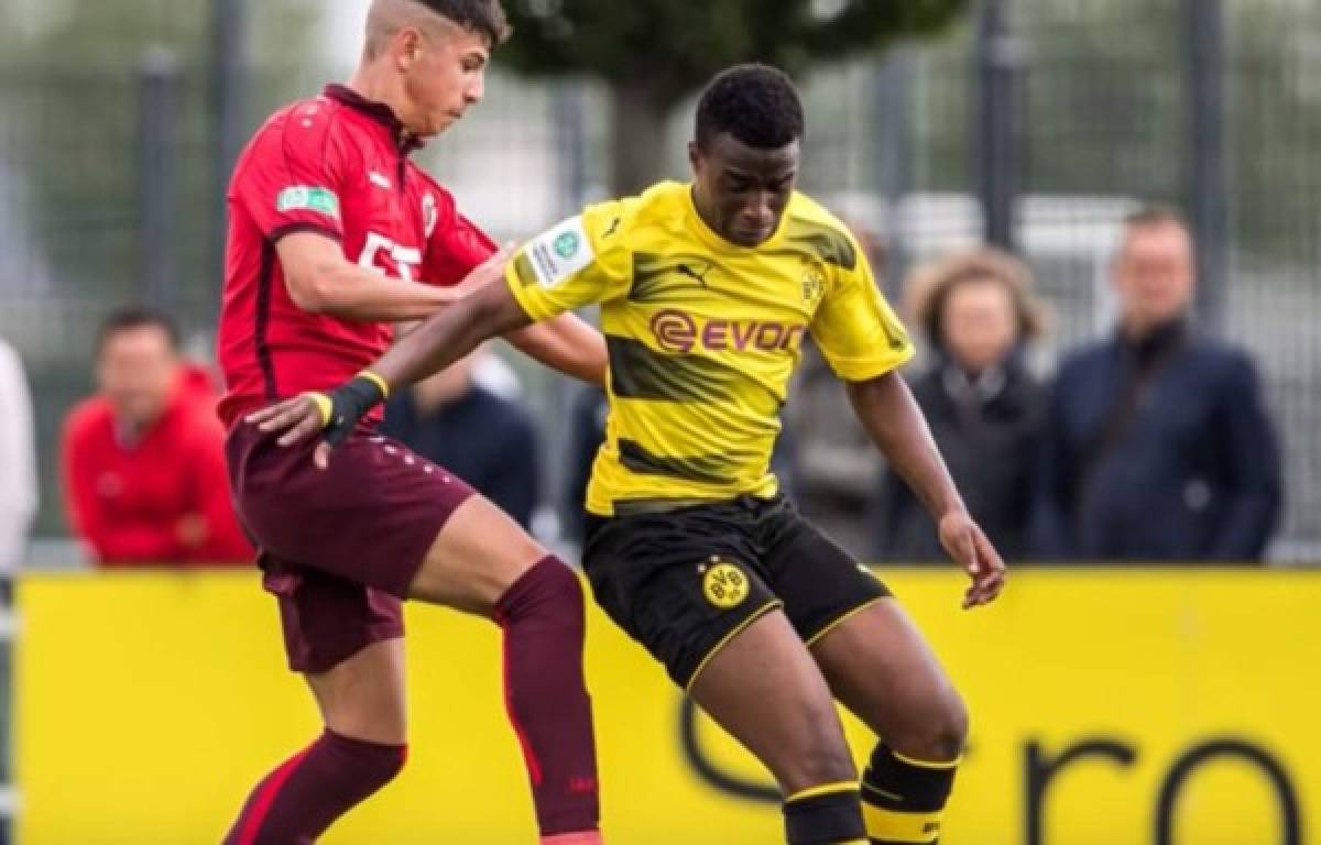 Youssoufa Moukoko, el futbolista de 12 años que despierta sospechas por su físico en Alemania