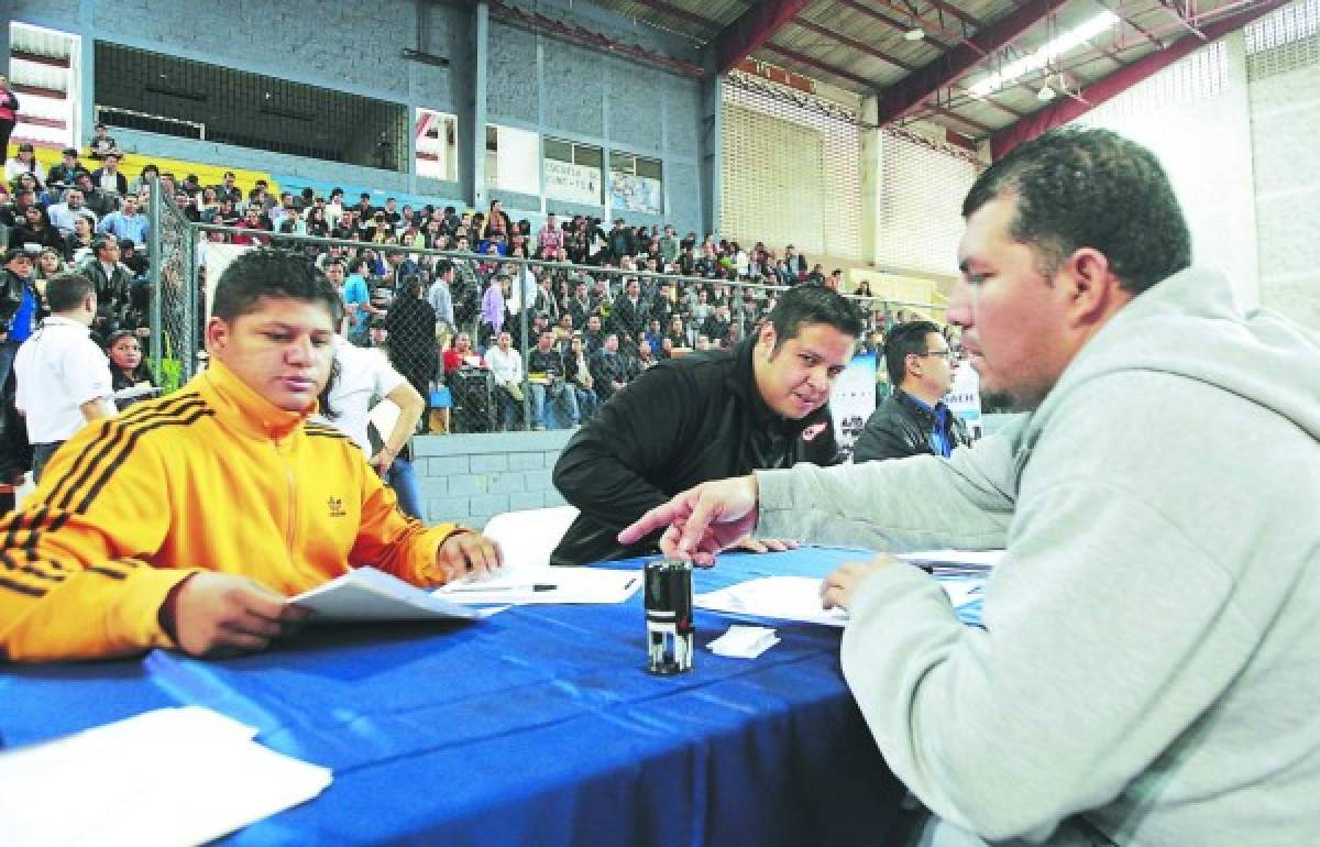 Con éxito culminó feria de empleo