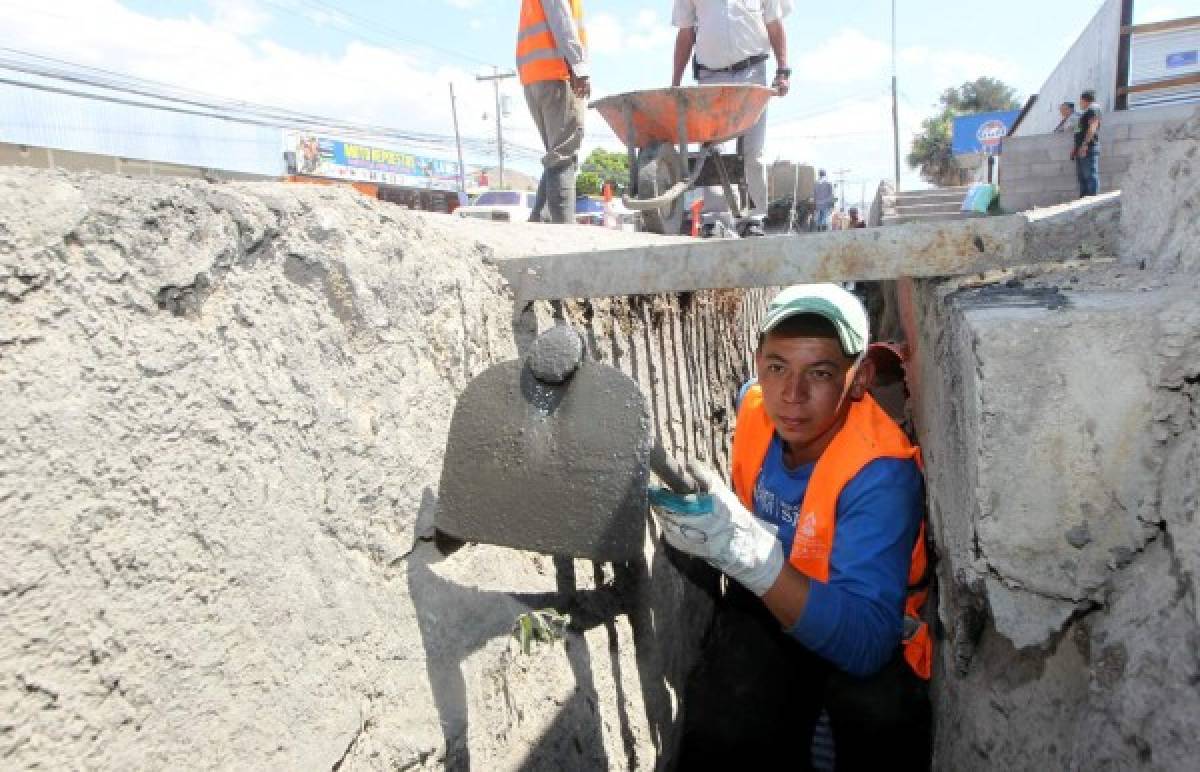 Con palas y escobas hizo realidad su sueño