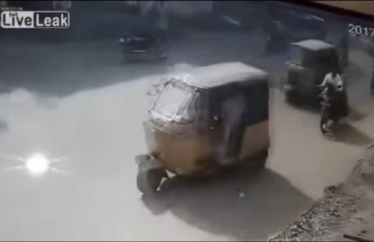 Video: Falla mecánica de una mototaxi le quita la vida a un peatón