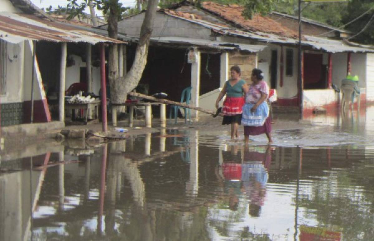 Marejadas afectan al menos a 250 familias en la zona sur