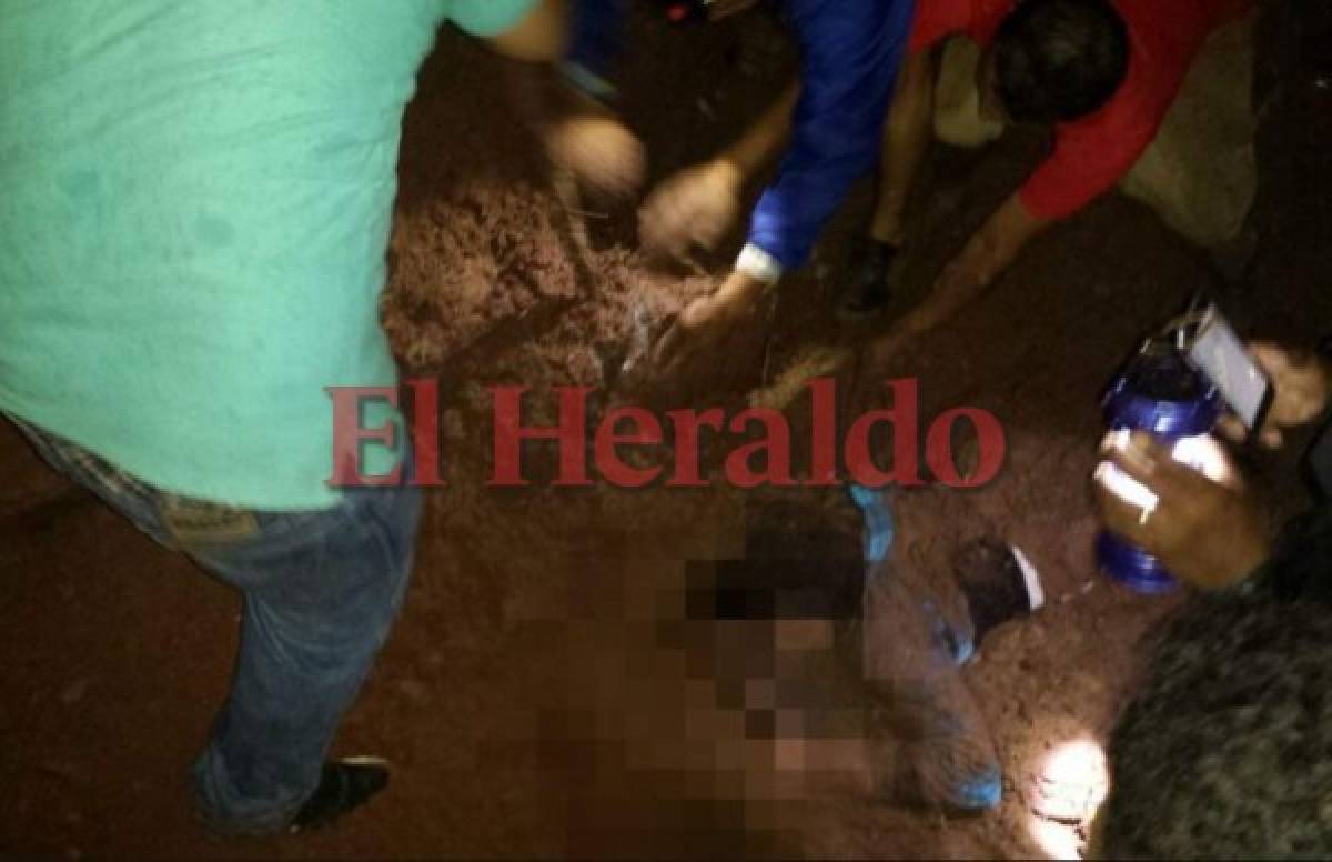 Derrumbe deja al menos dos muertos y varias personas soterradas en colonia Los Llanos de Tegucigalpa