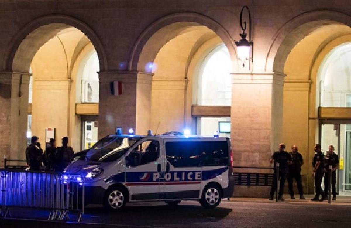 Estación de Nimes en Francia evacuada, tras inicio de la Vuelta a España