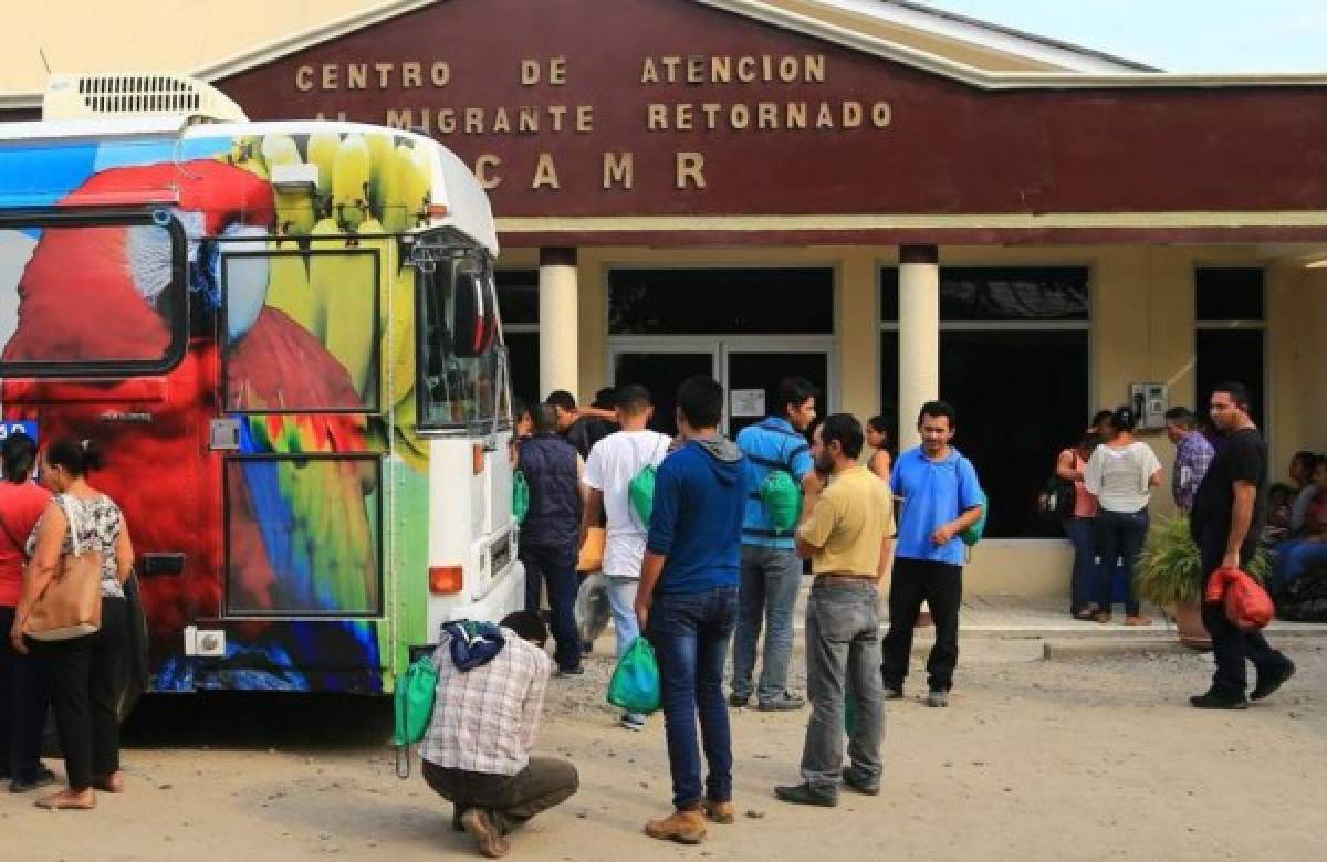 Honduras: Llegan 240 hondureños más deportados de Estados Unidos