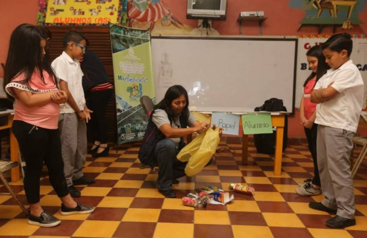 Estudiantes de la Escuela Raúl Zaldívar aceptan el reto ambiental