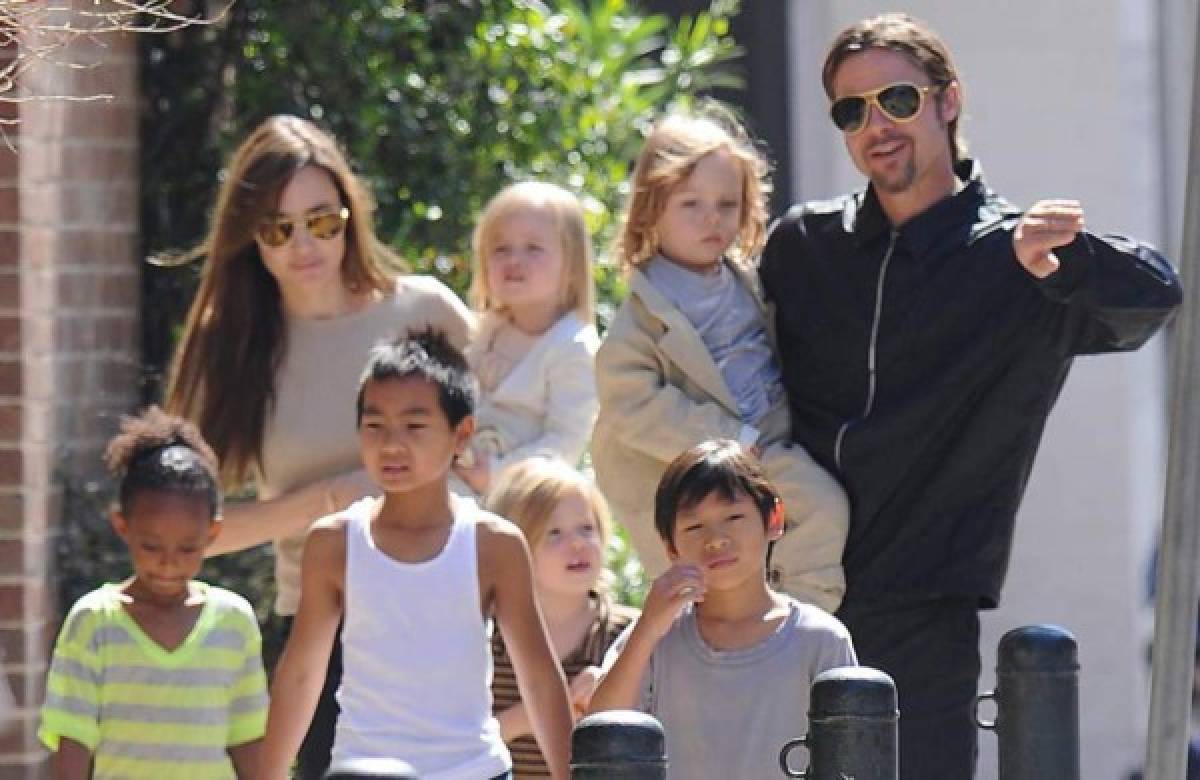 Angelina Jolie y Brad Pitt habrían tenido un emotivo acercamiento
