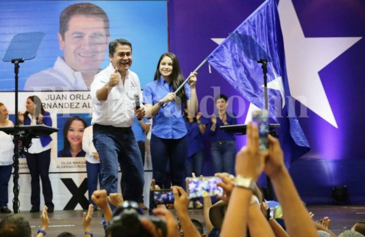 Juan Orlando Hernández da 'bienvenida' a sus contrincantes para las elecciones generales