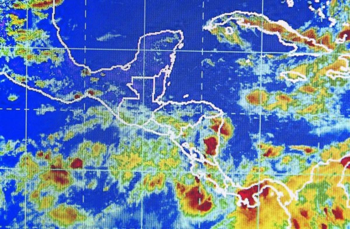 Onda tropical dejará fuertes lluvias en el centro y sur