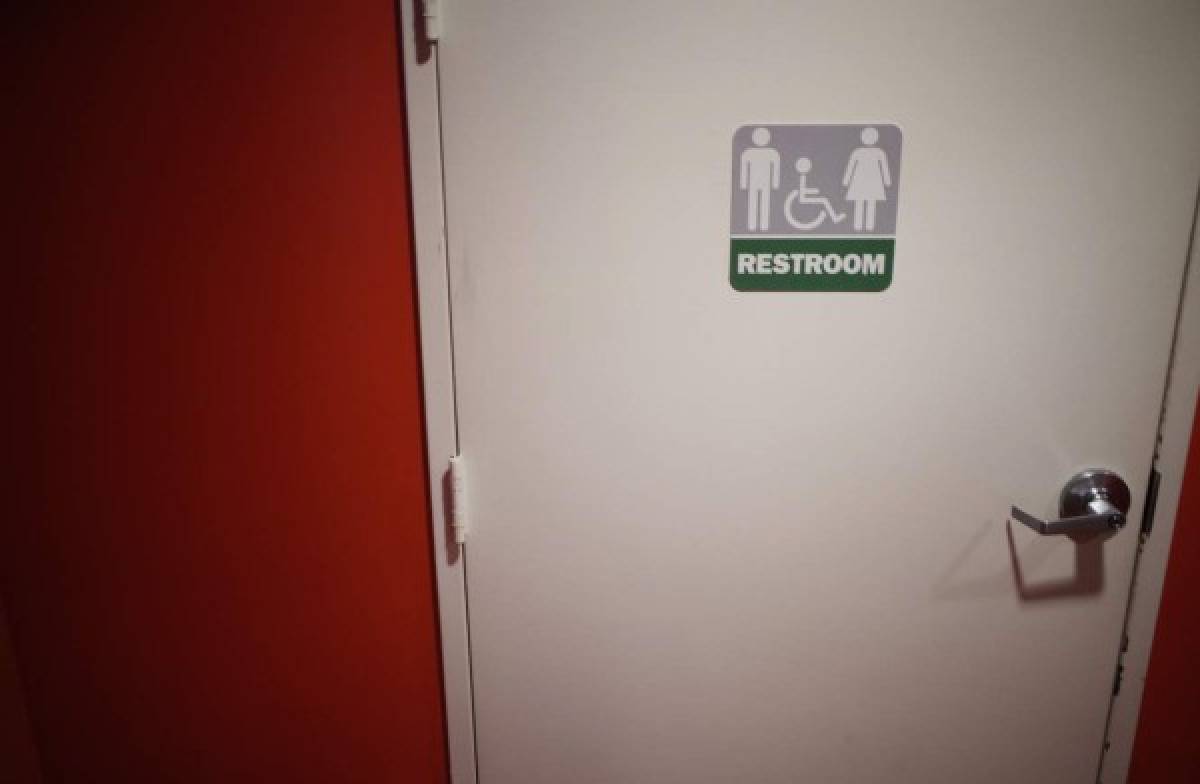 Transexuales y 'batalla de los baños': 11 estados demandan al gobierno de Obama