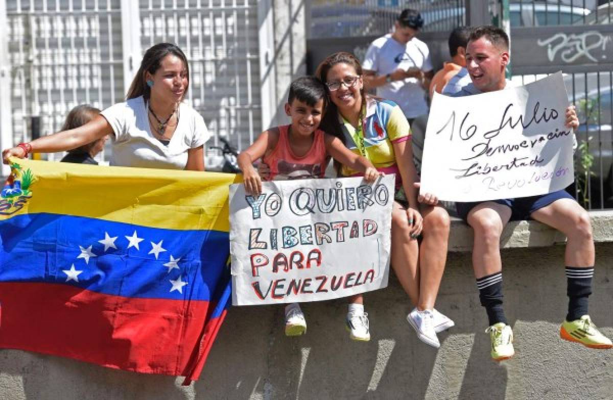 Un muerto y tres heridos en tiroteo durante plebiscito opositor en Venezuela