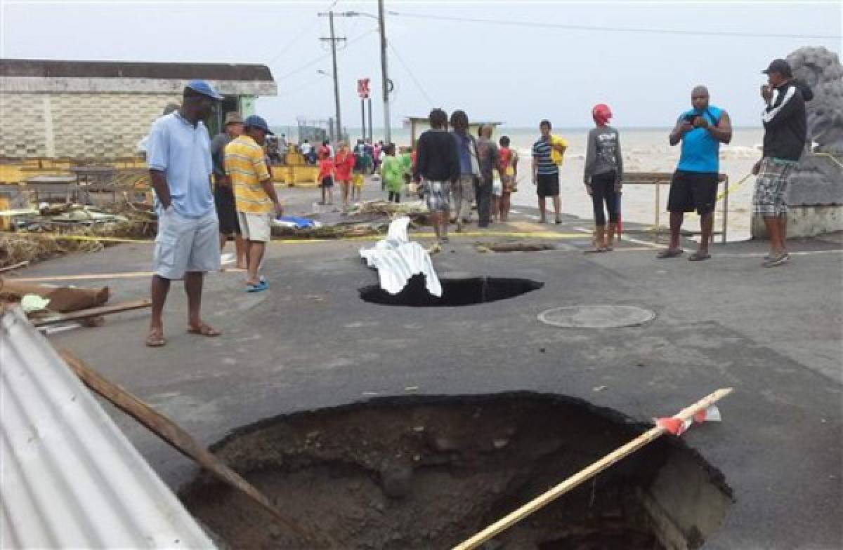 Florida en alerta ante proximidad de Tormenta Erika