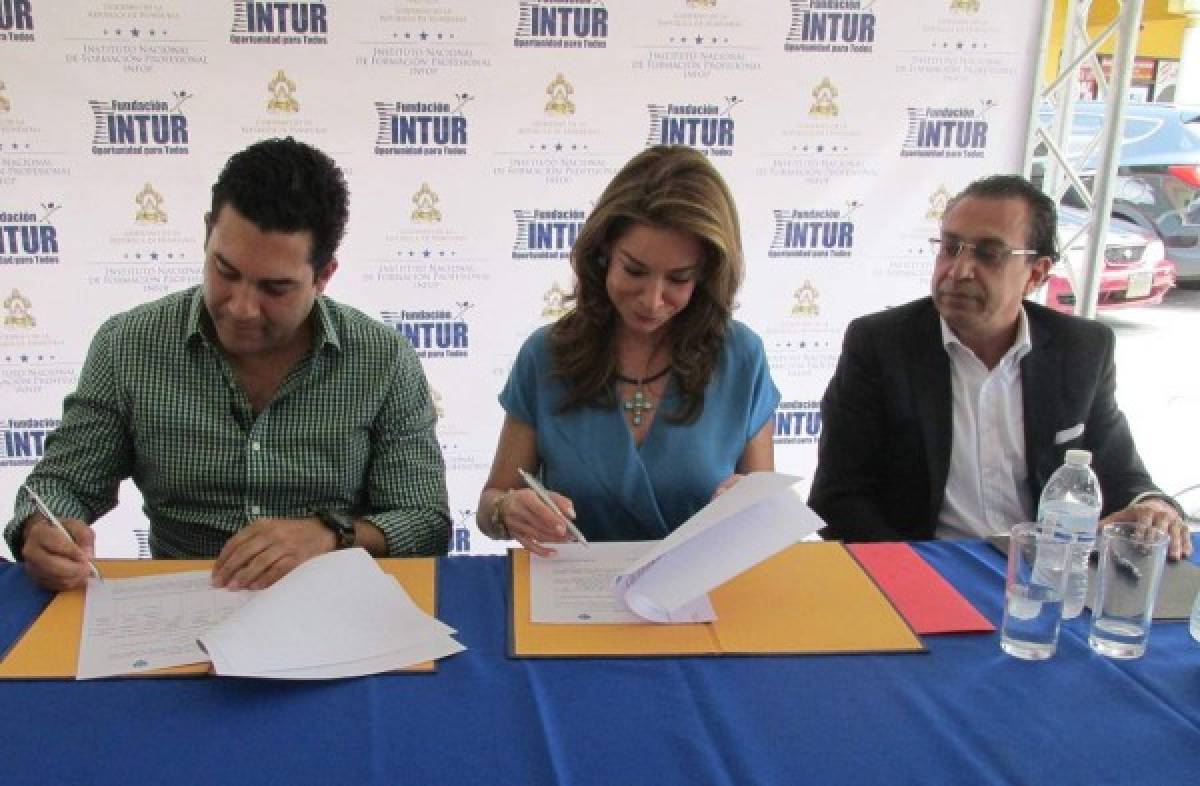 Intur e Infop apoyarán a jóvenes para su desempeño laboral