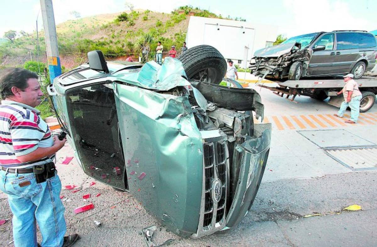 Al menos cuatro heridos en aparatoso accidente