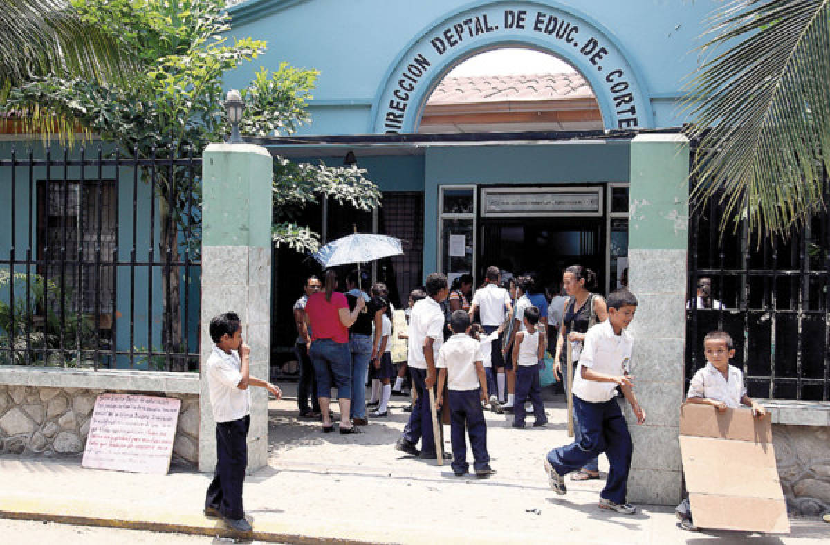 Honduras: Departamental de Educación de Cortés también salpicada por corrupción