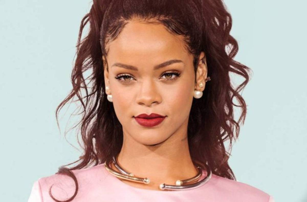 La polémica Niurka se burla de Rihanna en las redes sociales