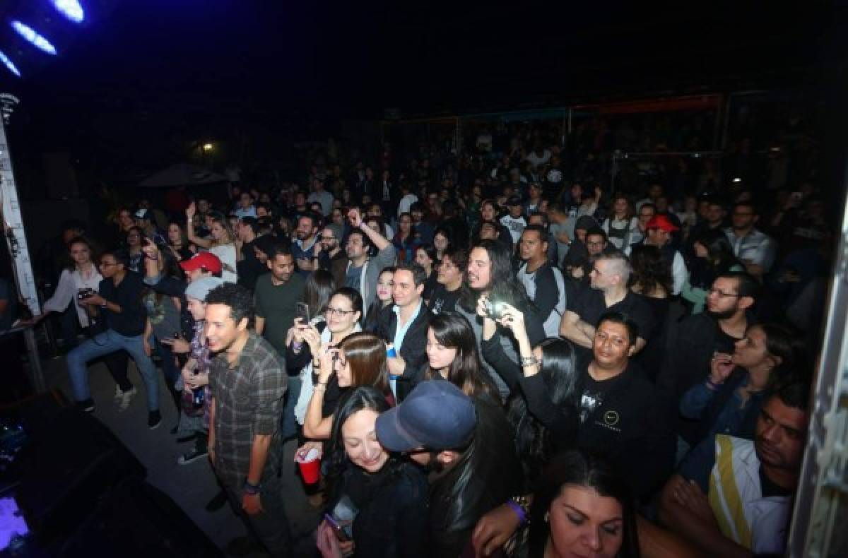 La noche se vistió de rock en el concierto de la banda hondureña Ecos de dioses