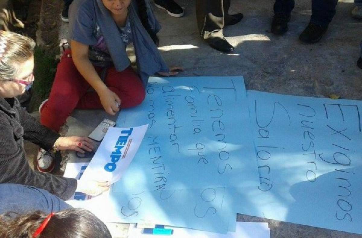 Protesta de empleados de diario Tiempo