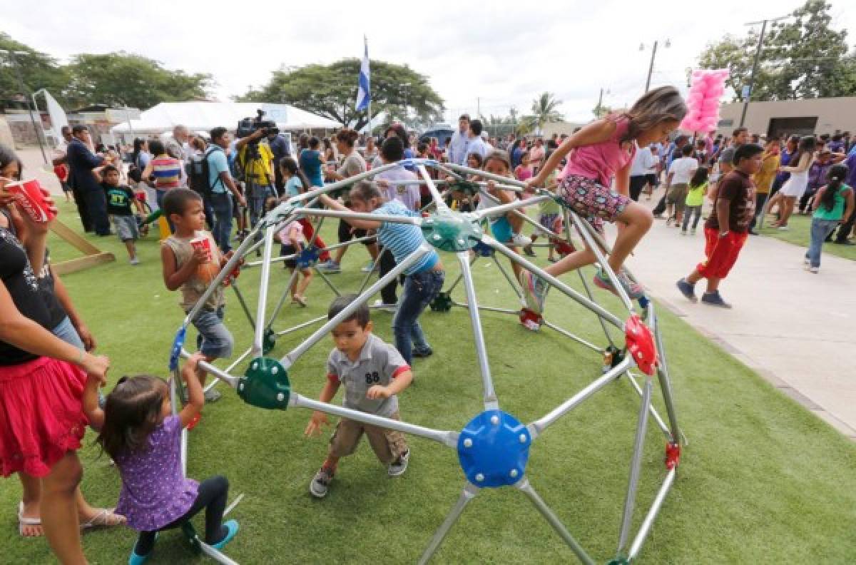 Gobierno inaugura sexto megaparque en la colonia Campo Cielo