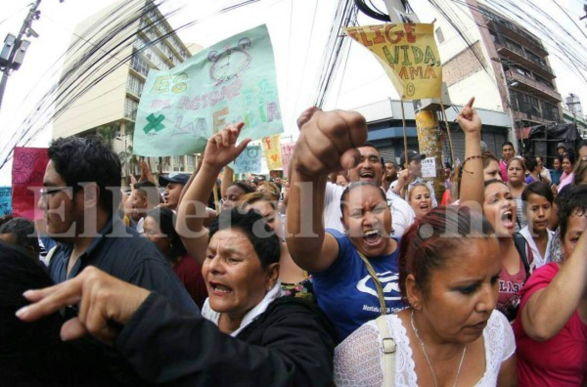 Entre protestas, comisión del Congreso Nacional se reúne con sectores por la despenalización del aborto