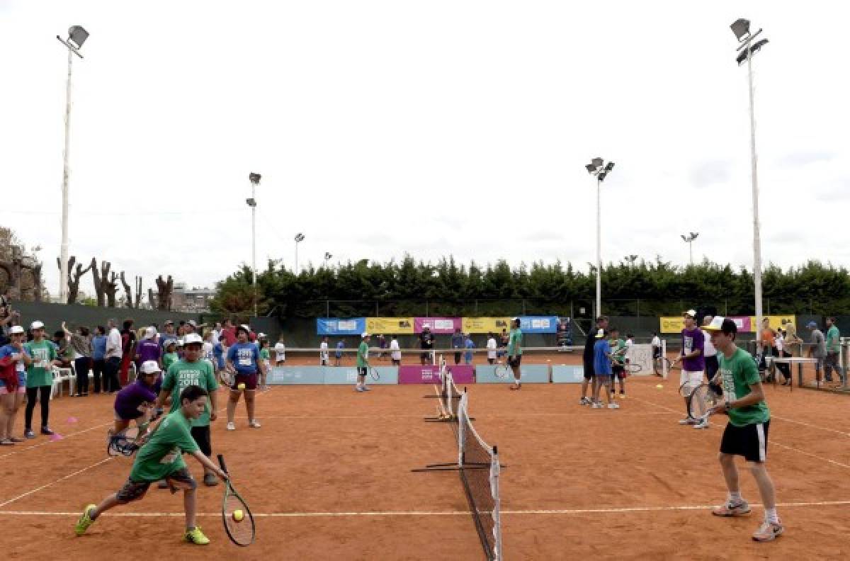 Nadal hace soñar a niños de barrios pobres de Argentina