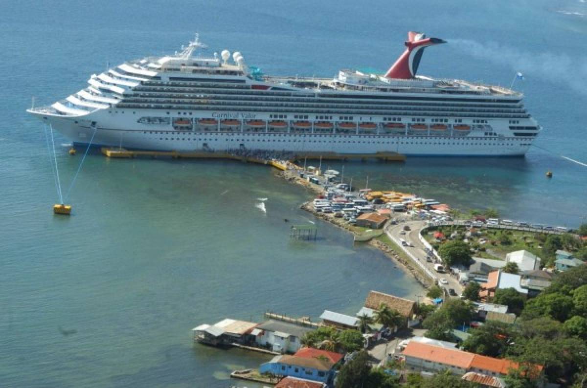 Llegan seis cruceros a Roatán y Trujillo