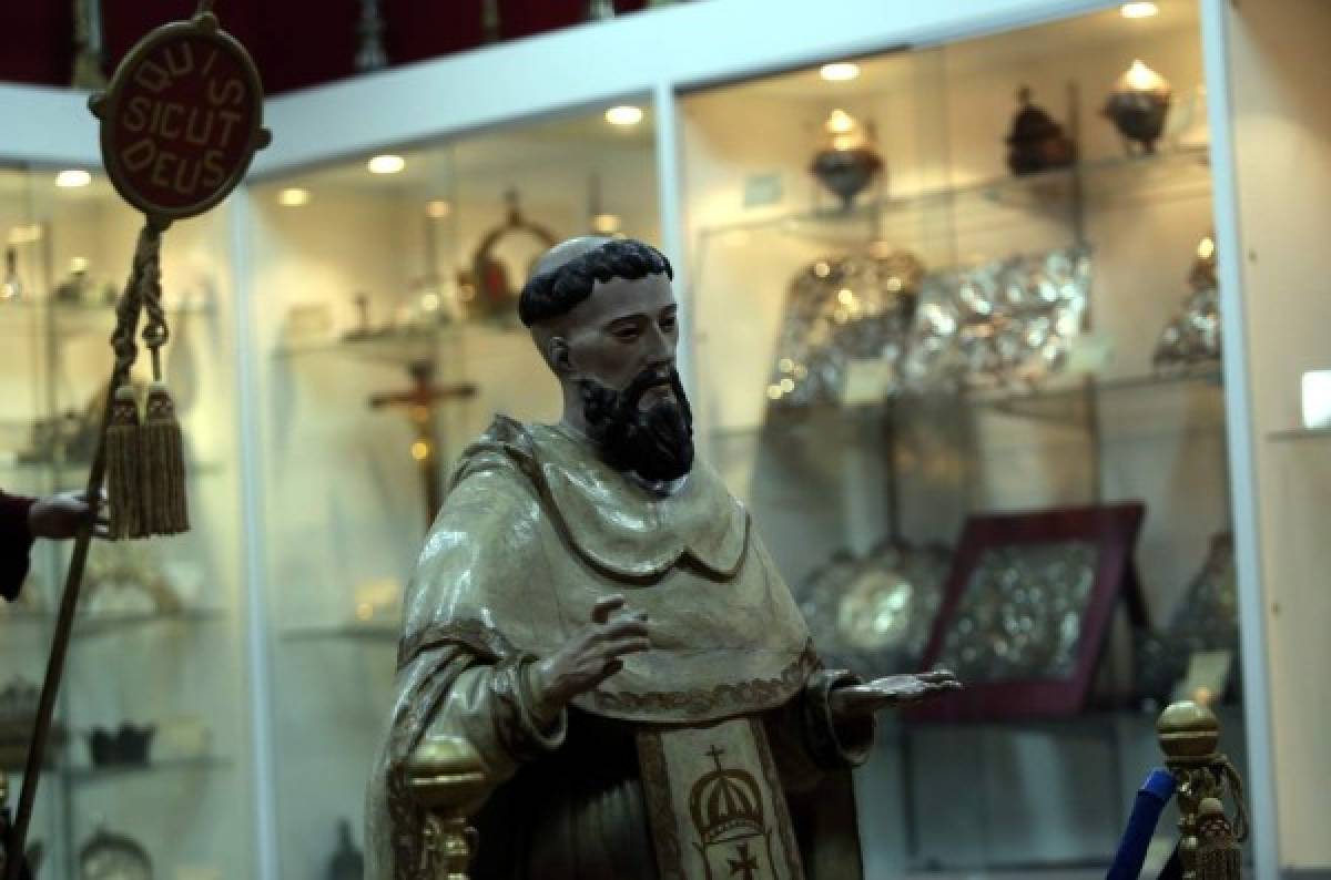 Reliquias de la vida cristiana de la Catedral San Miguel Arcángel en Tegucigalpa