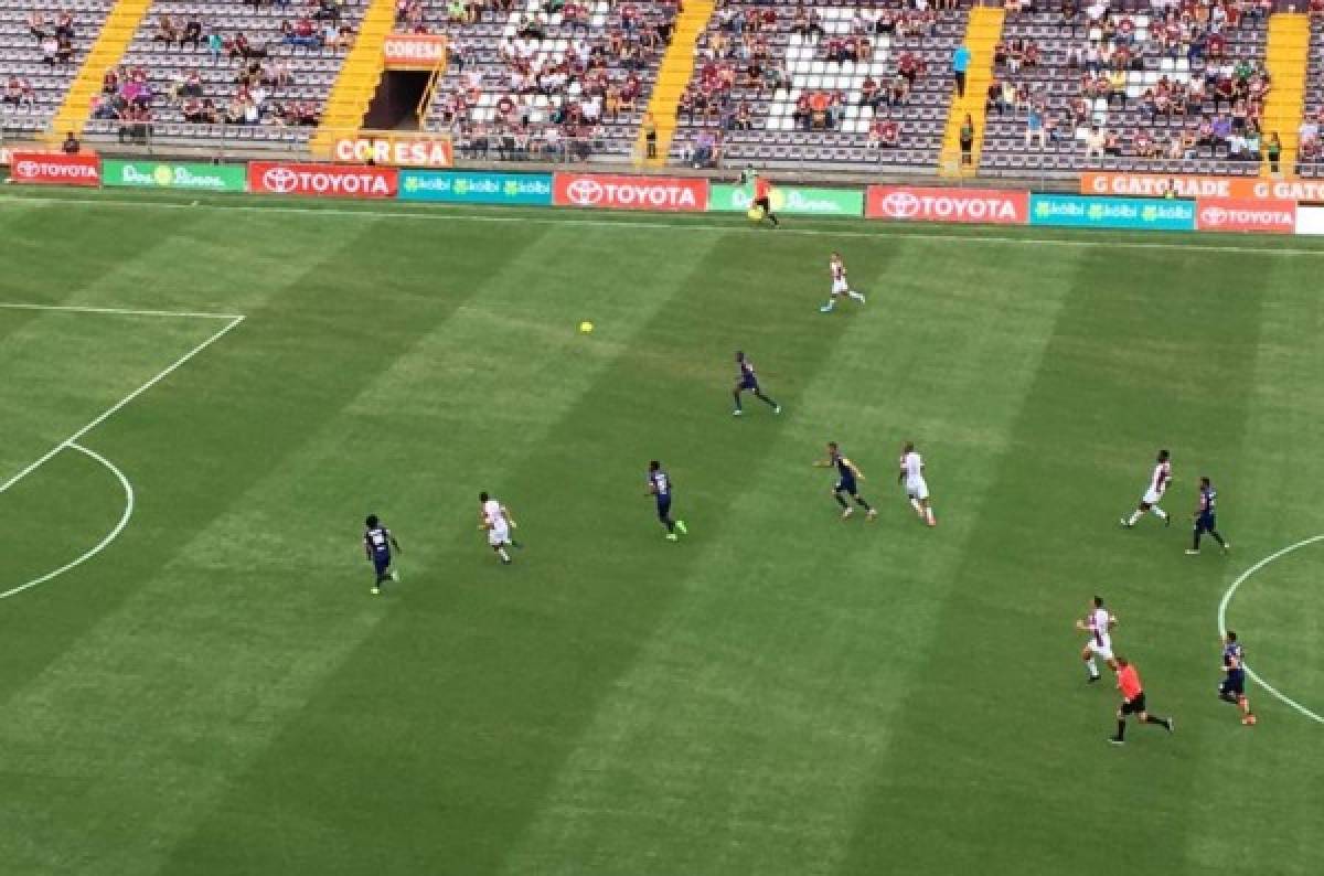 Jerry Bengtson le dio el empate el Saprissa en un amistoso ante Motagua